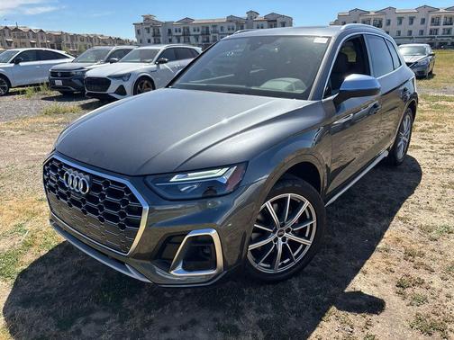 Daytona Gray Pearl Effect 2023 Audi SQ5 3.0T Premium Plus