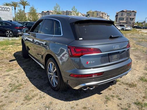 Daytona Gray Pearl Effect 2023 Audi SQ5 3.0T Premium Plus
