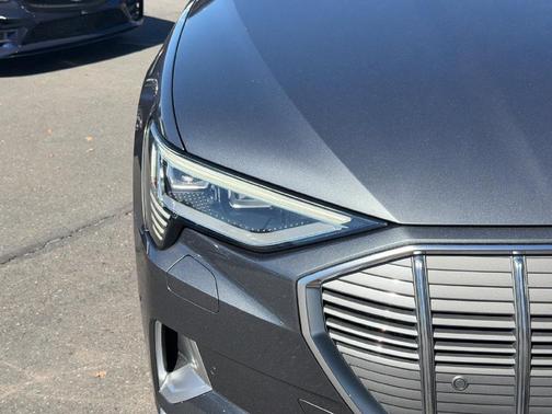 Daytona Gray Pearl Effect 2019 Audi e-tron Prestige