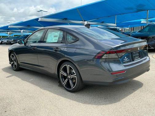 Meteorite Gray Metallic 2026 Honda Accord SE