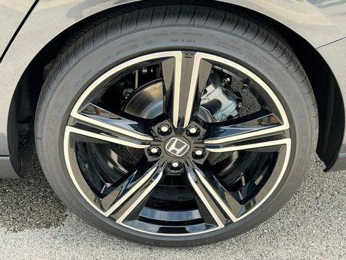 Meteorite Gray Metallic 2026 Honda Accord SE