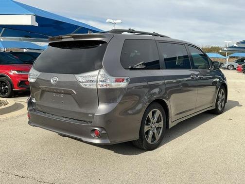 2018 Toyota Sienna SE Premium