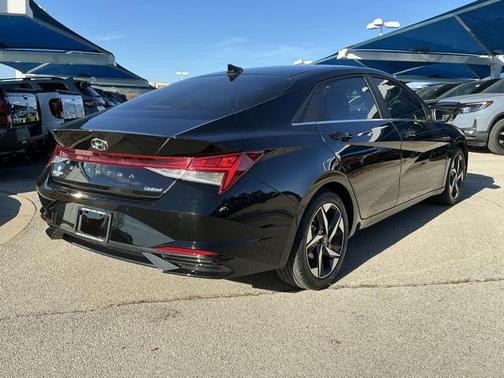 2023 Hyundai ELANTRA Limited