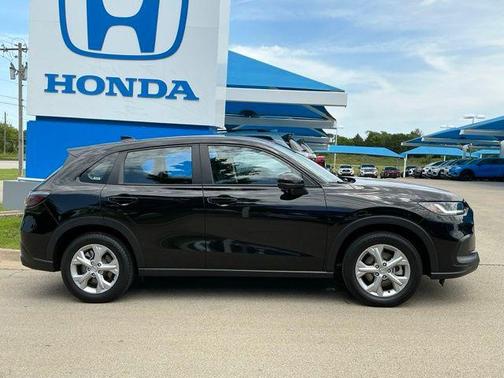 Crystal Black Pearl 2025 Honda HR-V LX