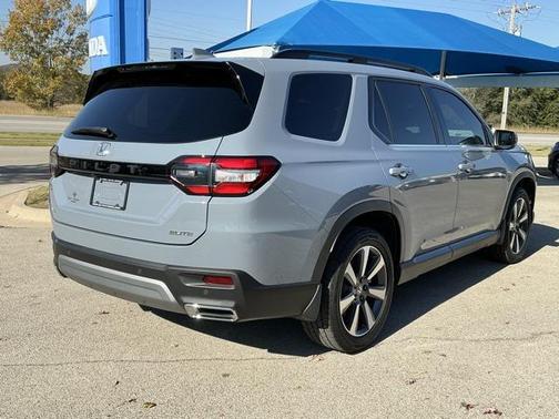 2023 Honda Pilot AWD Elite