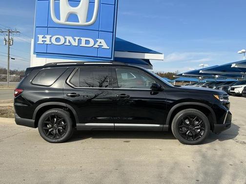 2025 Honda Pilot Touring 8-Passenger