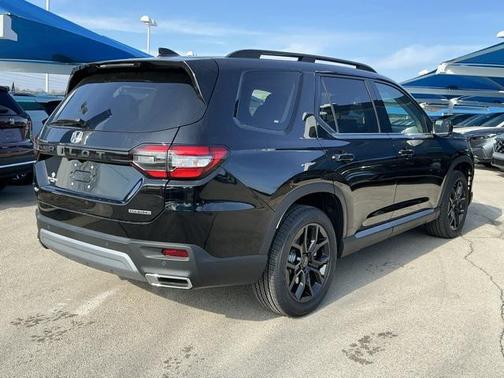 2025 Honda Pilot Touring 8-Passenger