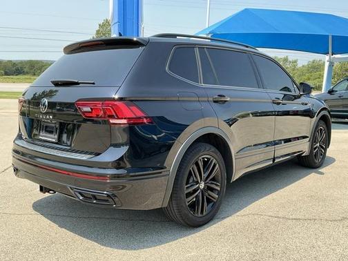2022 Volkswagen Tiguan 2.0T SE R-Line Black
