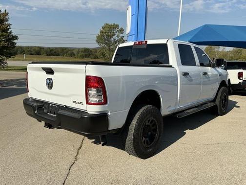 2022 RAM 2500 Tradesman Crew Cab 4x4 6'4' Box