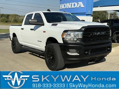 2022 RAM 2500 Tradesman Crew Cab 4x4 6'4' Box