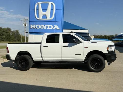2022 RAM 2500 Tradesman Crew Cab 4x4 6'4' Box