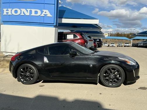 2017 Nissan 370Z Base