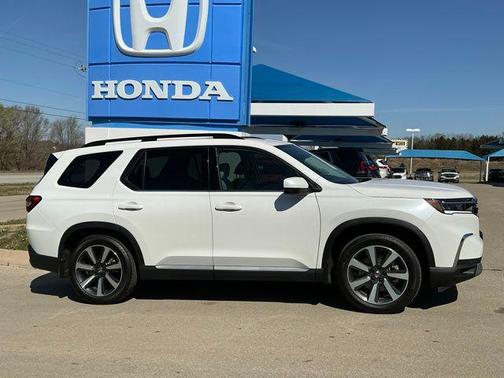 2025 Honda Pilot Touring 8-Passenger