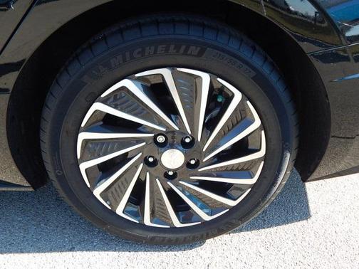 2023 Hyundai SONATA Hybrid Limited