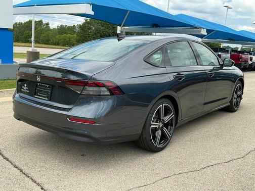 Meteorite Gray Metallic 2026 Honda Accord SE