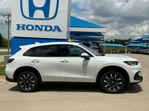 Platinum White Pearl 2027 Honda HR-V EX-L