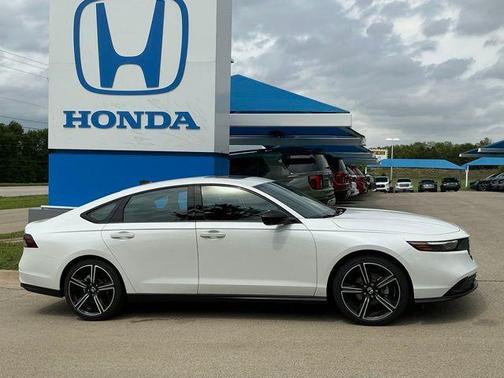 Platinum White Pearl 2026 Honda Accord SE