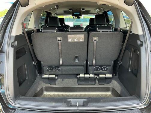 Crystal Black Pearl 2024 Honda Odyssey Elite