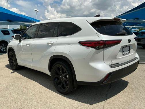 Wind Chill Pearl 2022 Toyota Highlander L