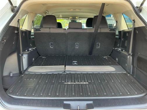 Wind Chill Pearl 2022 Toyota Highlander L