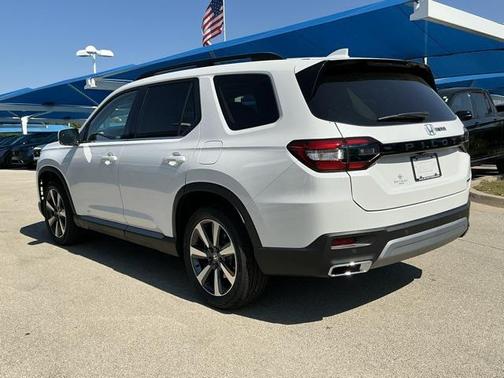 2025 Honda Pilot Touring 8-Passenger