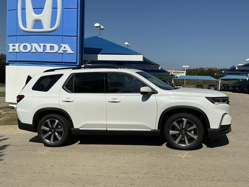 2025 Honda Pilot Touring 8-Passenger