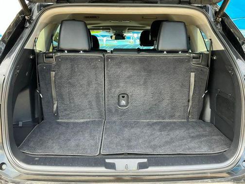 Midnight Black Metallic 2020 Toyota Highlander XLE
