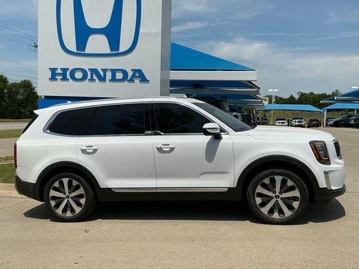 Glacial White Pearl 2022 Kia Telluride EX
