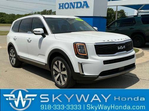 Glacial White Pearl 2022 Kia Telluride EX