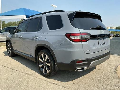 2023 Honda Pilot Touring 8-Passenger