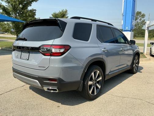 2023 Honda Pilot Touring 8-Passenger