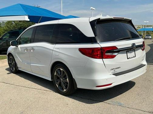 Platinum White Pearl 2023 Honda Odyssey Elite