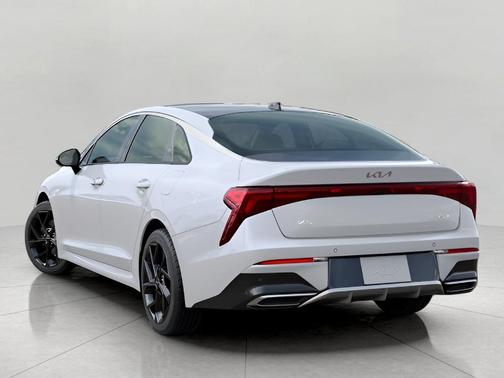 Snow White Pearl 2026 Kia K5 GT-Line