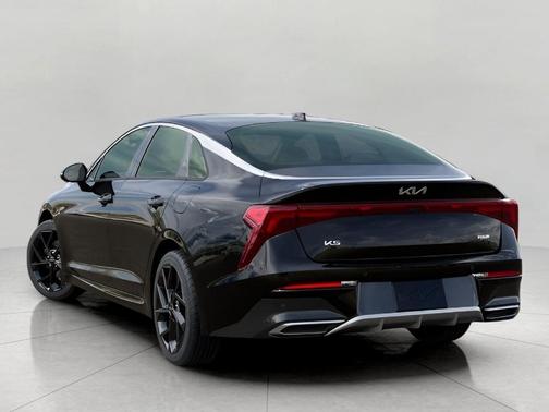 Aurora Black Pearl 2026 Kia K5 GT-Line