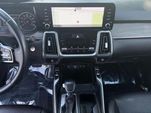 Glacial White Pearl 2023 Kia Sorento X-Line EX