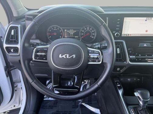 Glacial White Pearl 2023 Kia Sorento X-Line EX