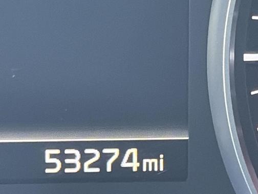 Glacial White Pearl 2023 Kia Sorento X-Line EX
