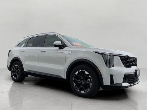 Glacial White Pearl 2026 Kia Sorento S