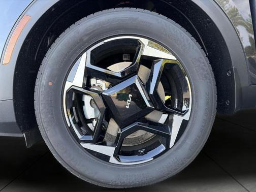 Metal 2027 Kia Sportage EX