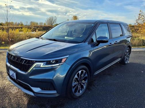 2022 Kia Carnival EX