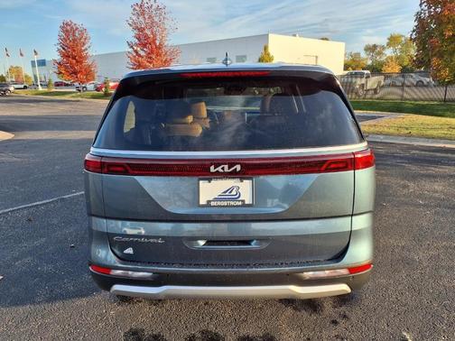2022 Kia Carnival EX