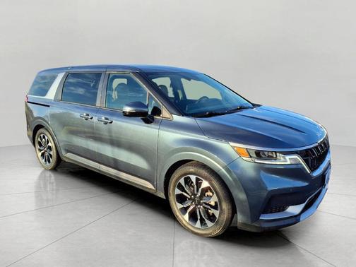 2022 Kia Carnival EX