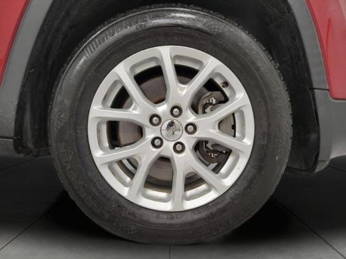 2017 Jeep Cherokee Sport