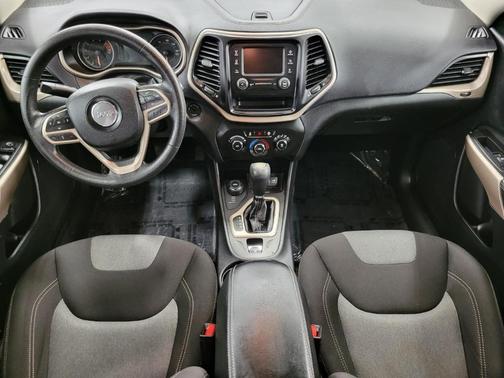 2017 Jeep Cherokee Sport