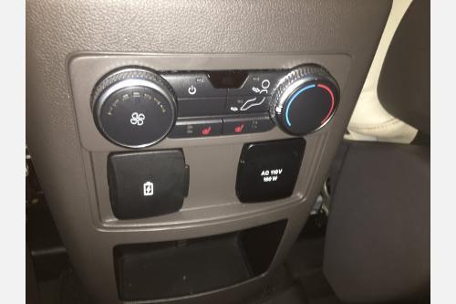 Photo 4 of 25 of 2020 Ford Explorer Platinum