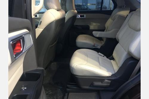 Photo 5 of 25 of 2020 Ford Explorer Platinum
