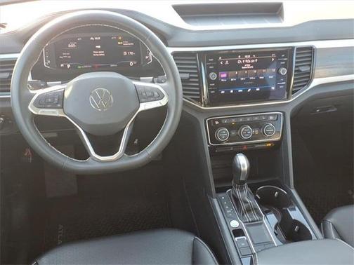 2023 Volkswagen Atlas 3.6L SE w/Technology
