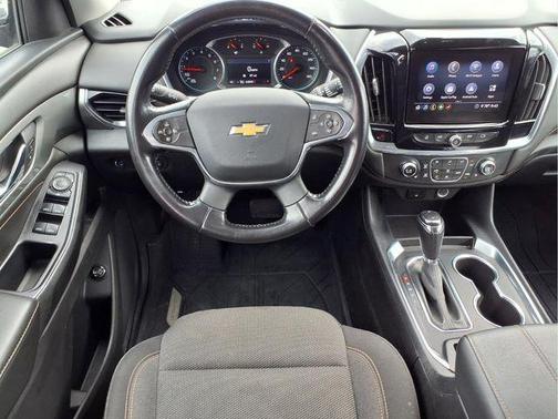 Satin Steel Metallic 2020 Chevrolet Traverse LT Cloth