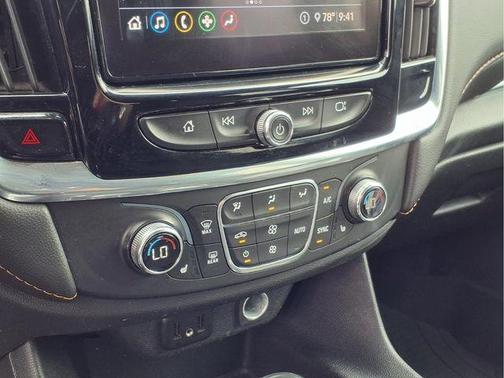 Satin Steel Metallic 2020 Chevrolet Traverse LT Cloth