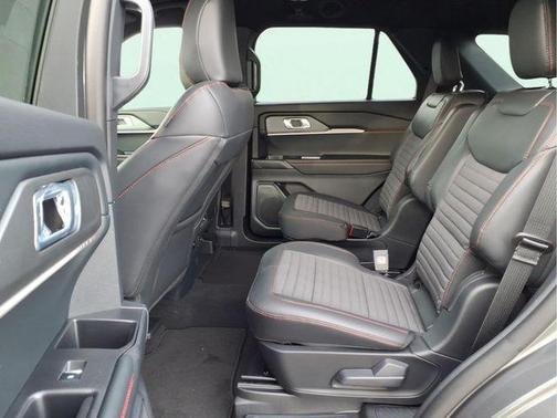 Carbonized Gray Metallic 2026 Ford Explorer ST-Line